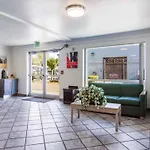 Motel 6 Portland Mall - 205
